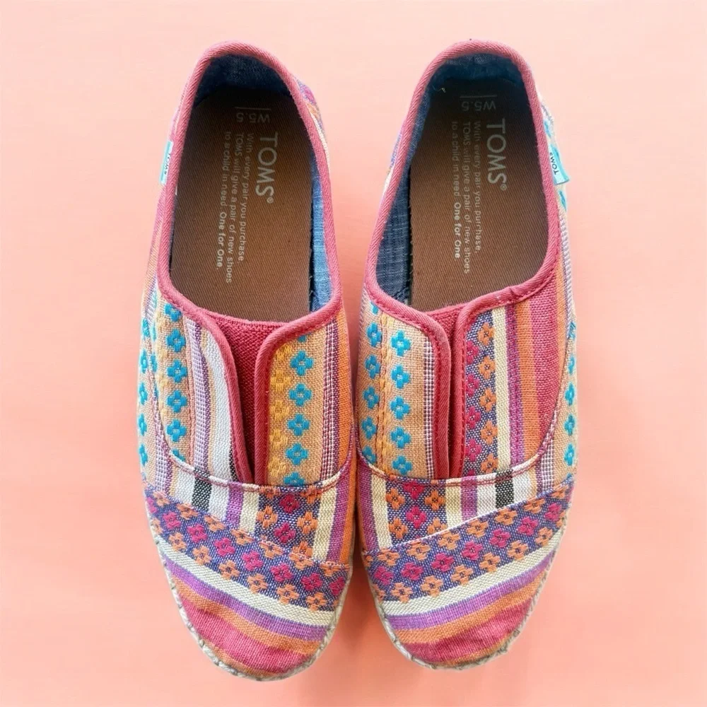 NWOT Tom’s Colorful Woven Patchwork Boho Slip-On Espadrilles Womens 5.5